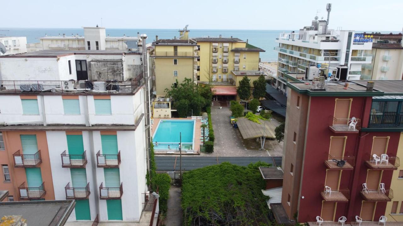 Residence Madrid Lido di Jesolo Exterior photo